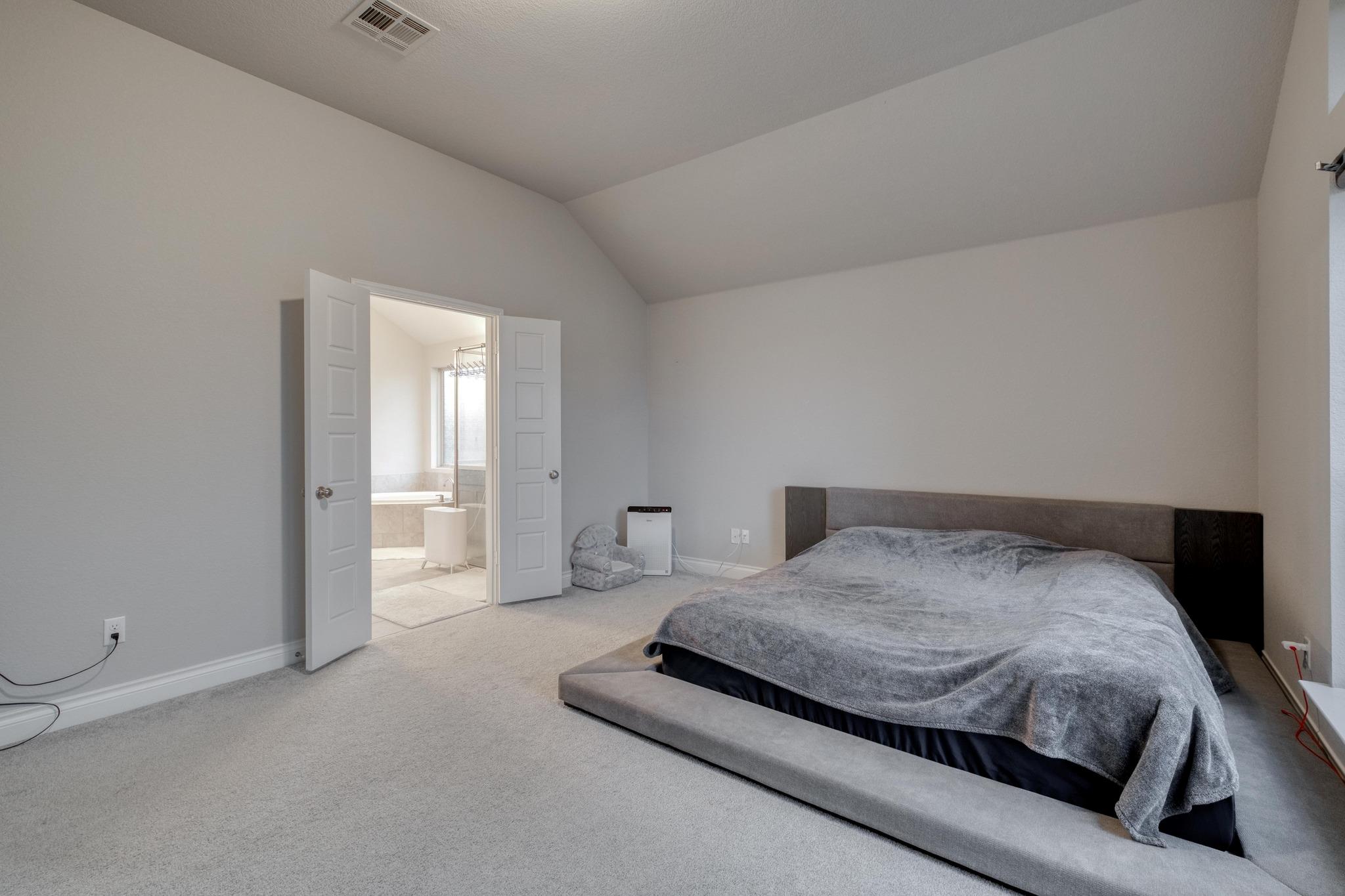 2424 Orchard Way Property Photo 13
