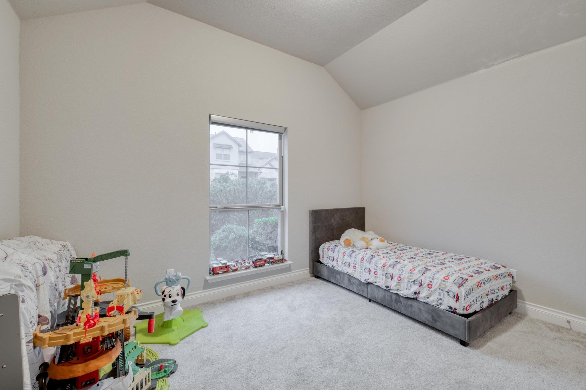 2424 Orchard Way Property Photo 18
