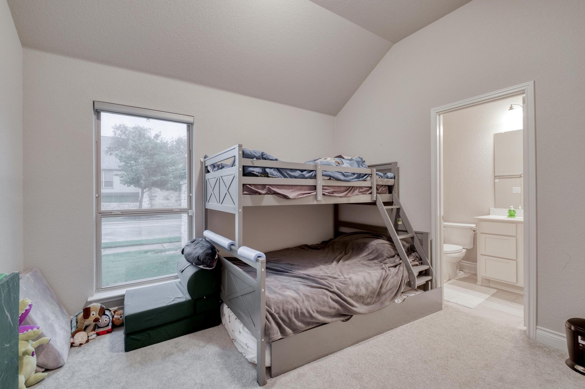 2424 Orchard Way Property Photo 23