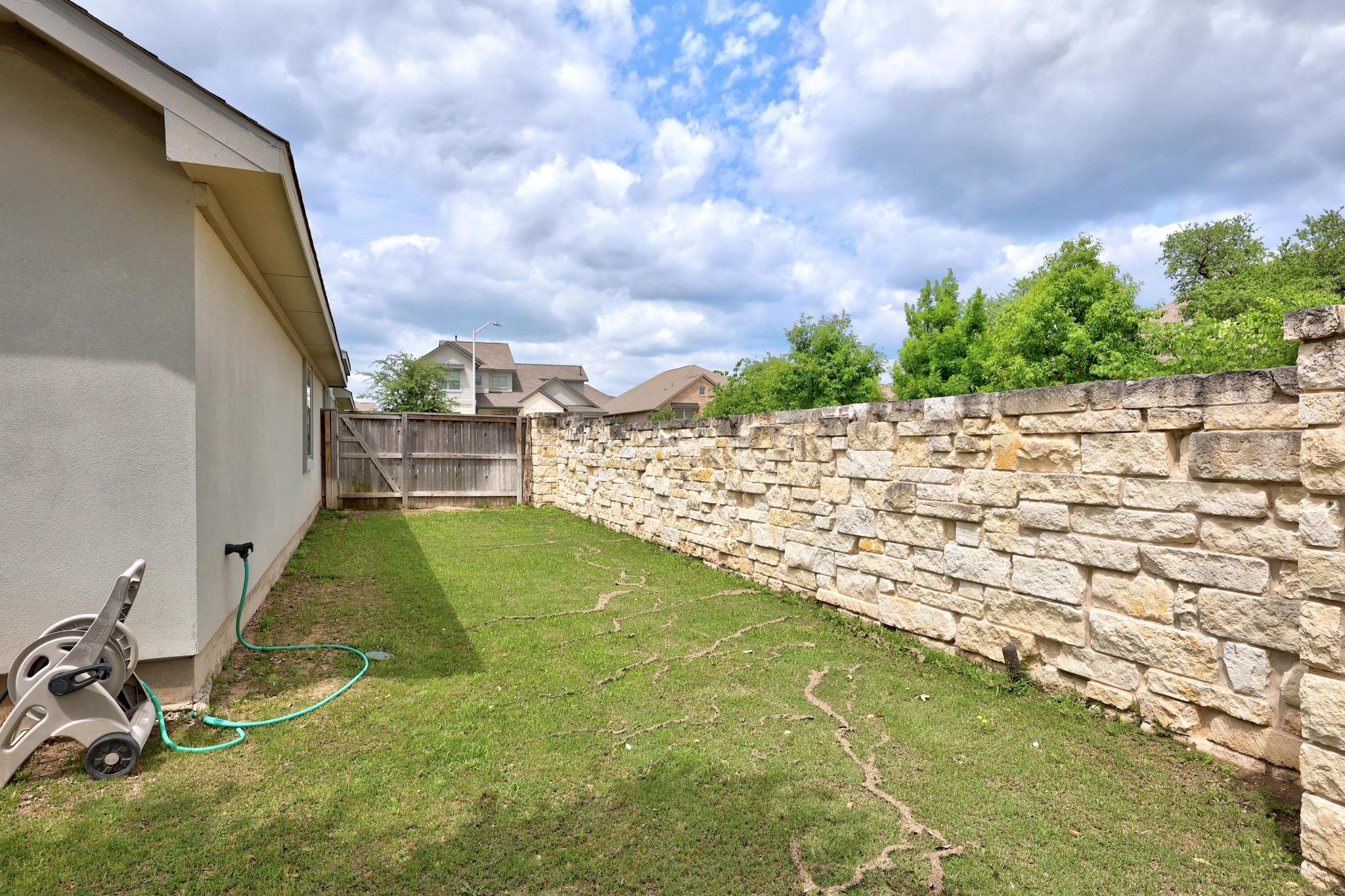 2424 Orchard Way Property Photo 34