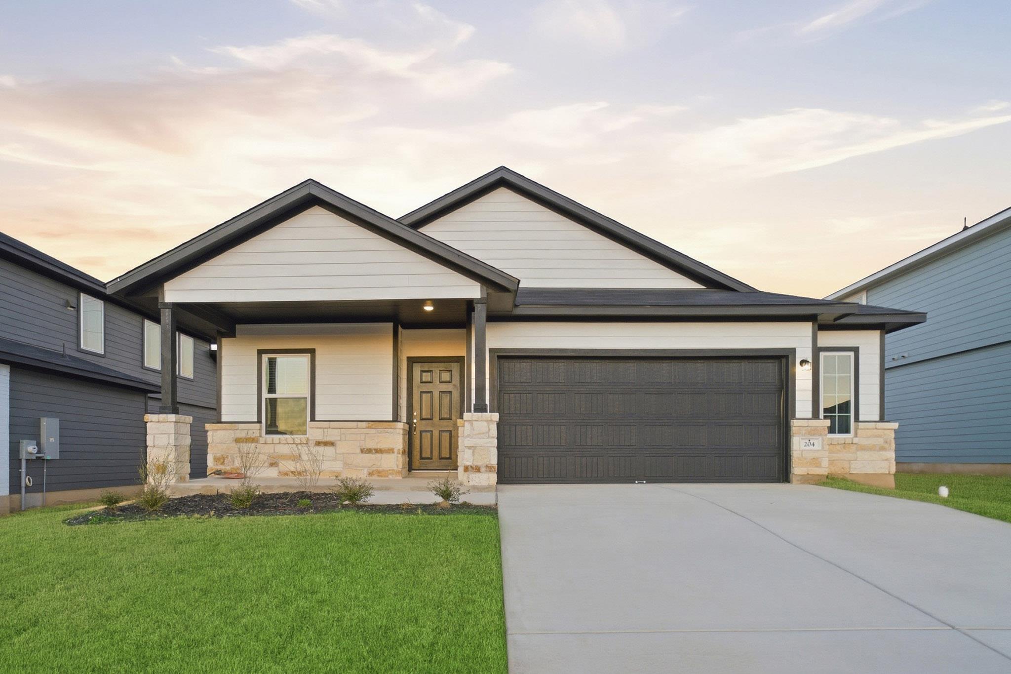 204 Quail Convey Dr Property Photo 1