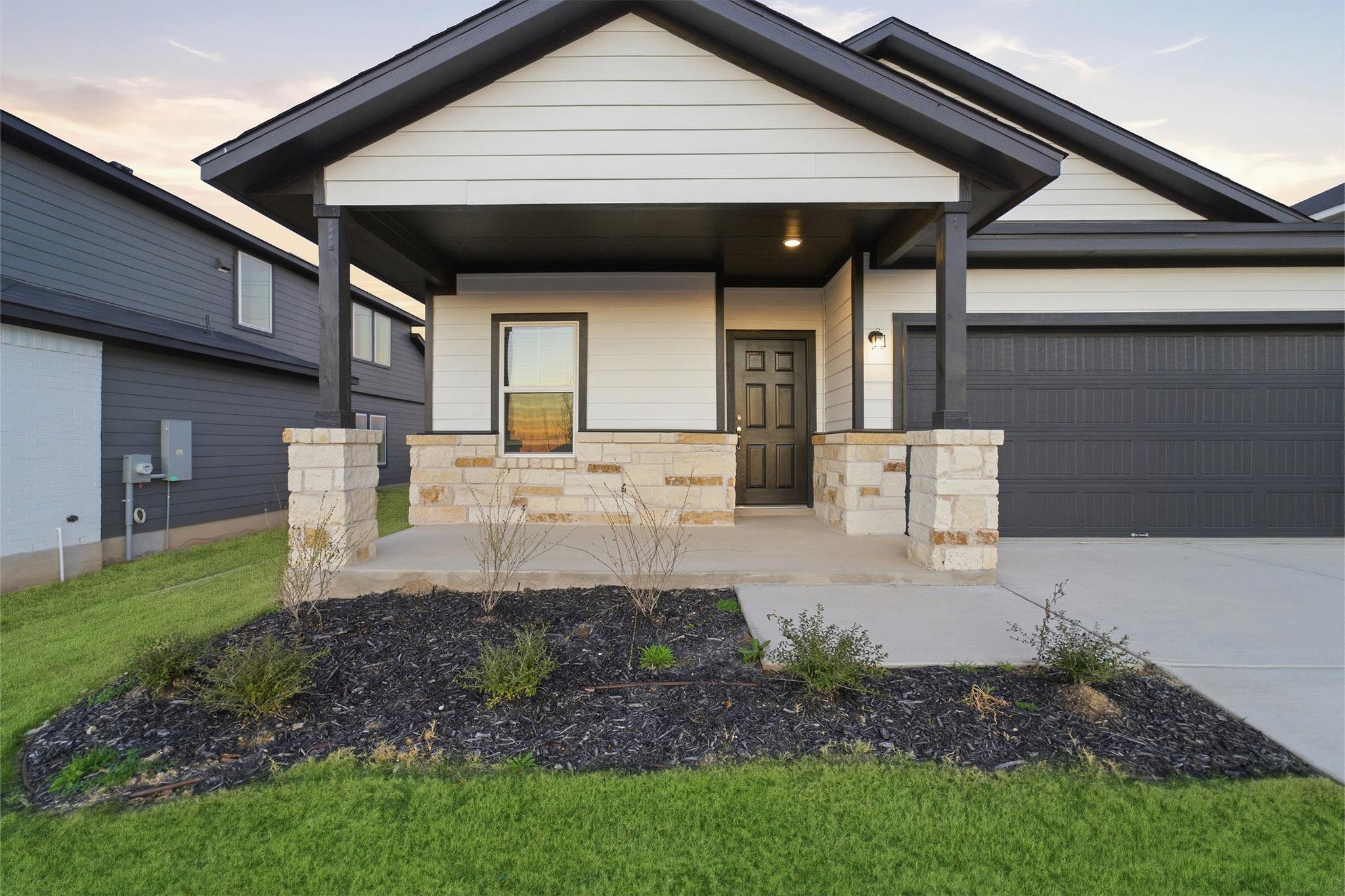 204 Quail Convey Dr Property Photo 2