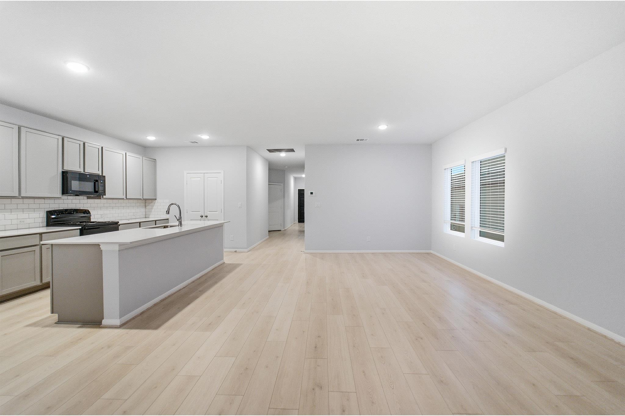 204 Quail Convey Dr Property Photo 8