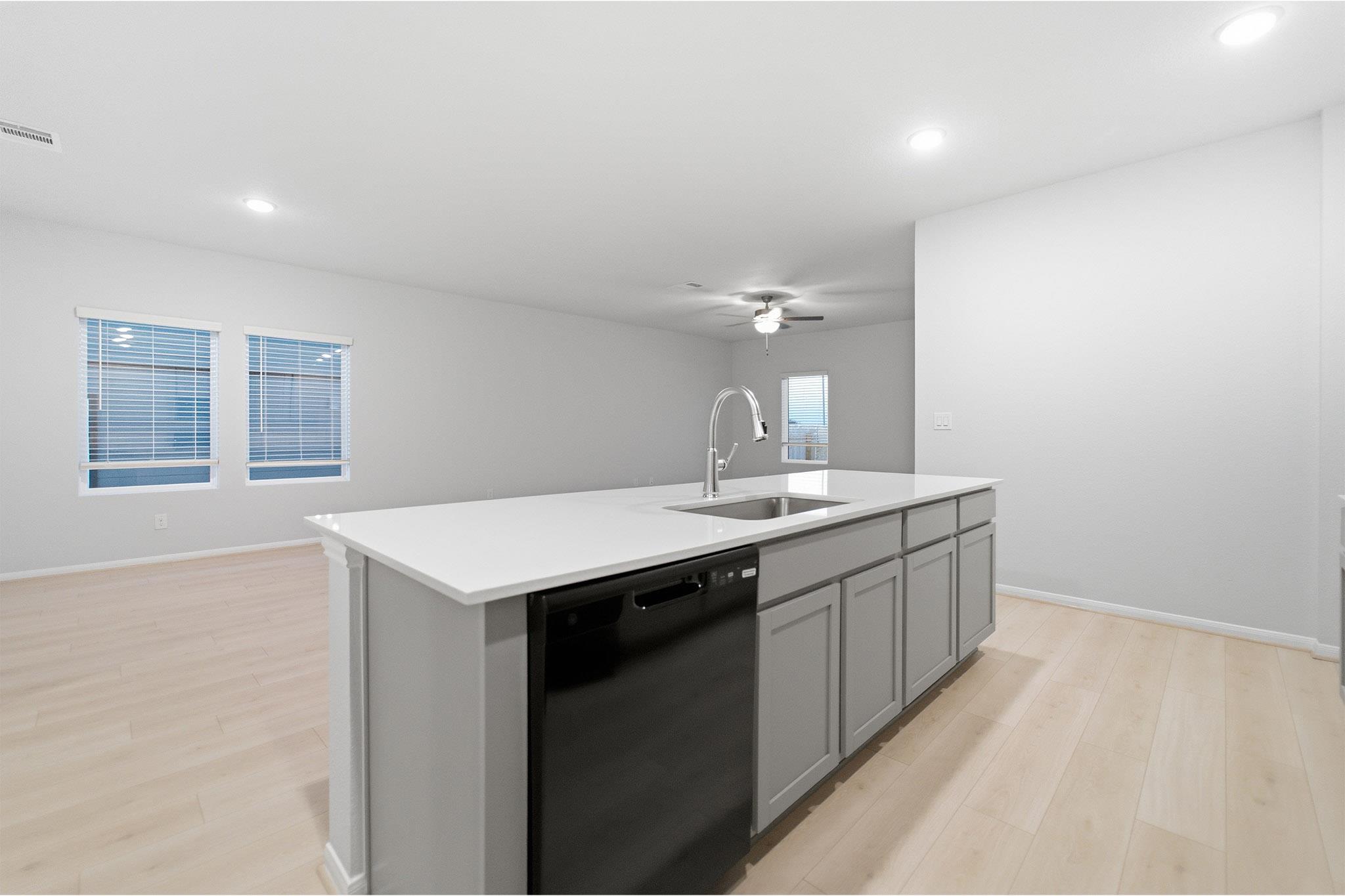 204 Quail Convey Dr Property Photo 12