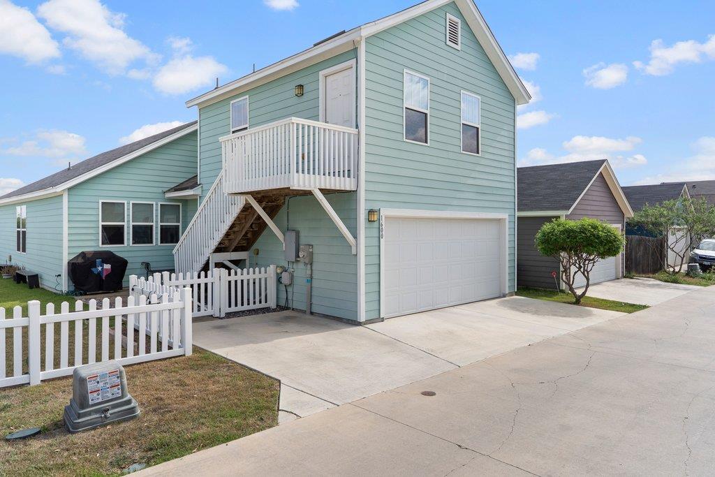 1600 Arbor Knot Dr #b Property Photo 2