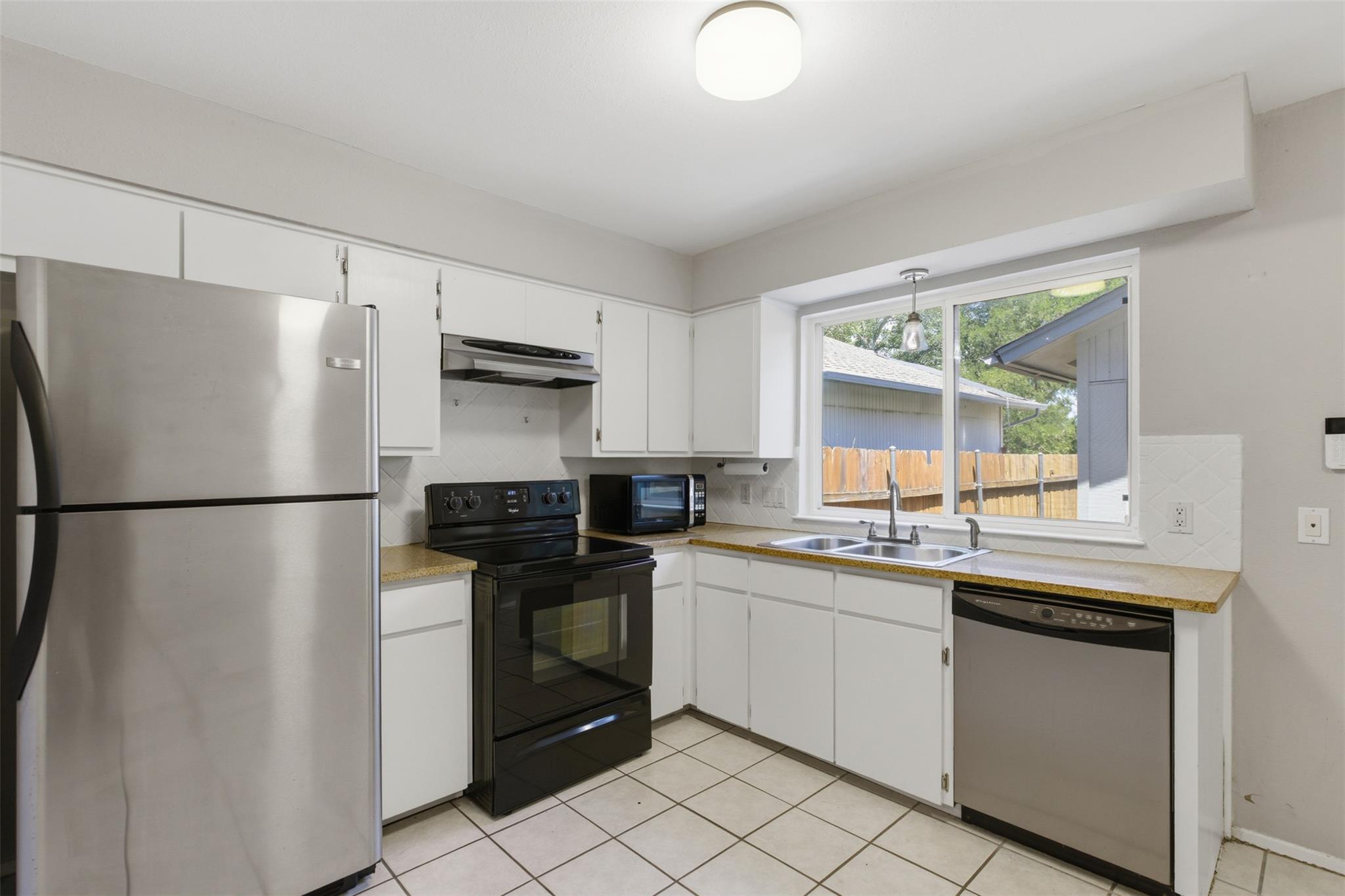 4204 Hudson Bend Rd #b Property Photo 11