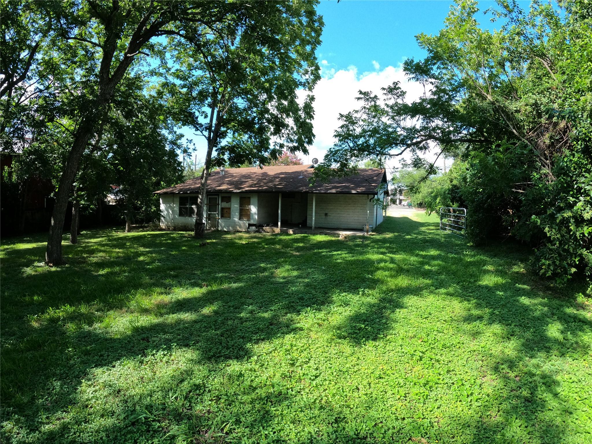 1806 Fortview Rd Property Photo 22