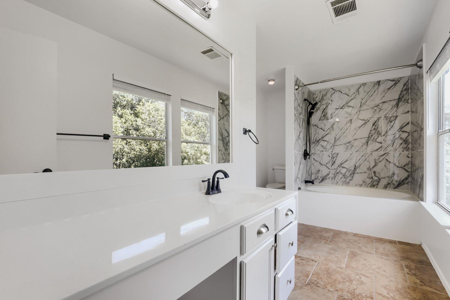 512 Woodford Dr Property Photo 8