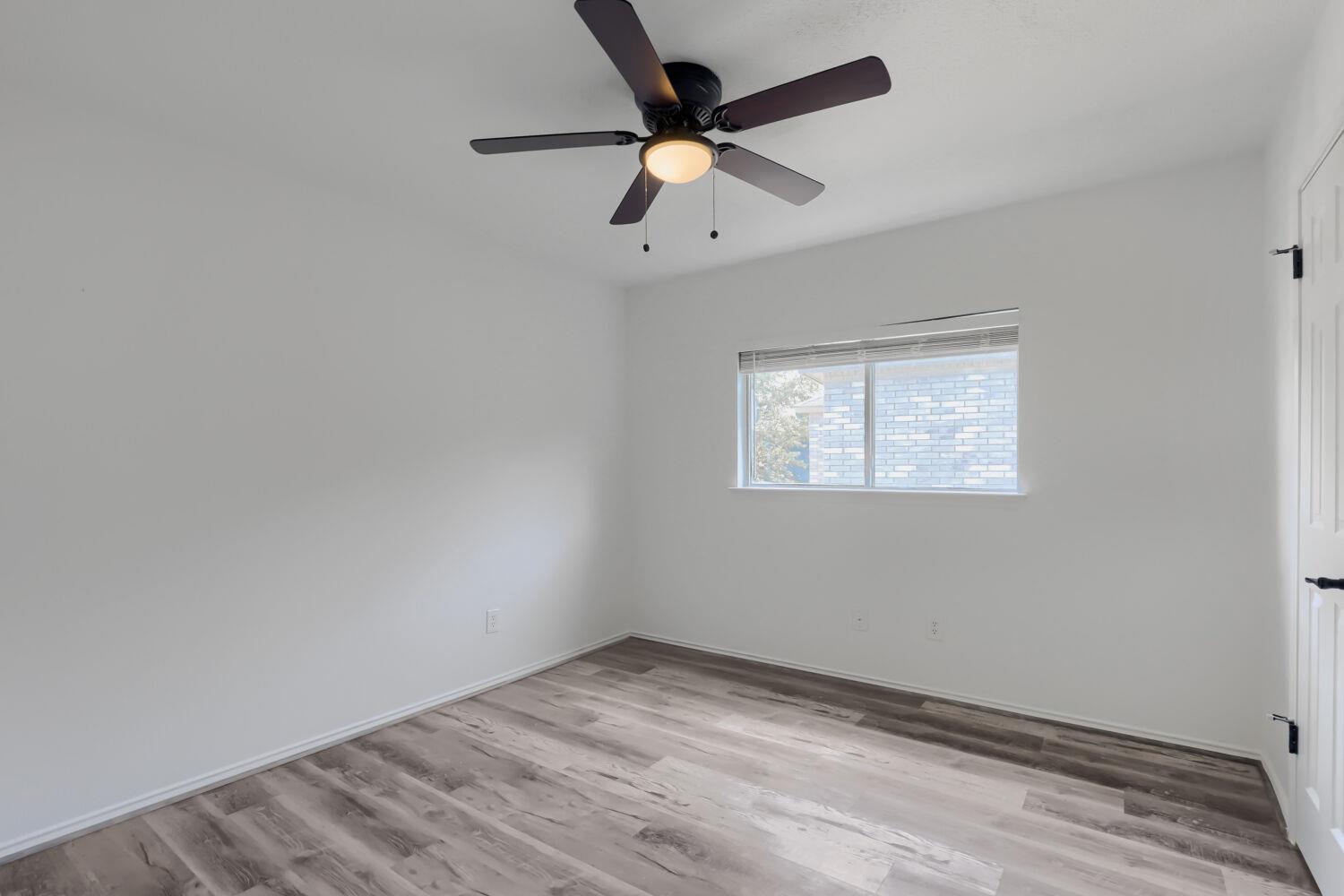 512 Woodford Dr Property Photo 21
