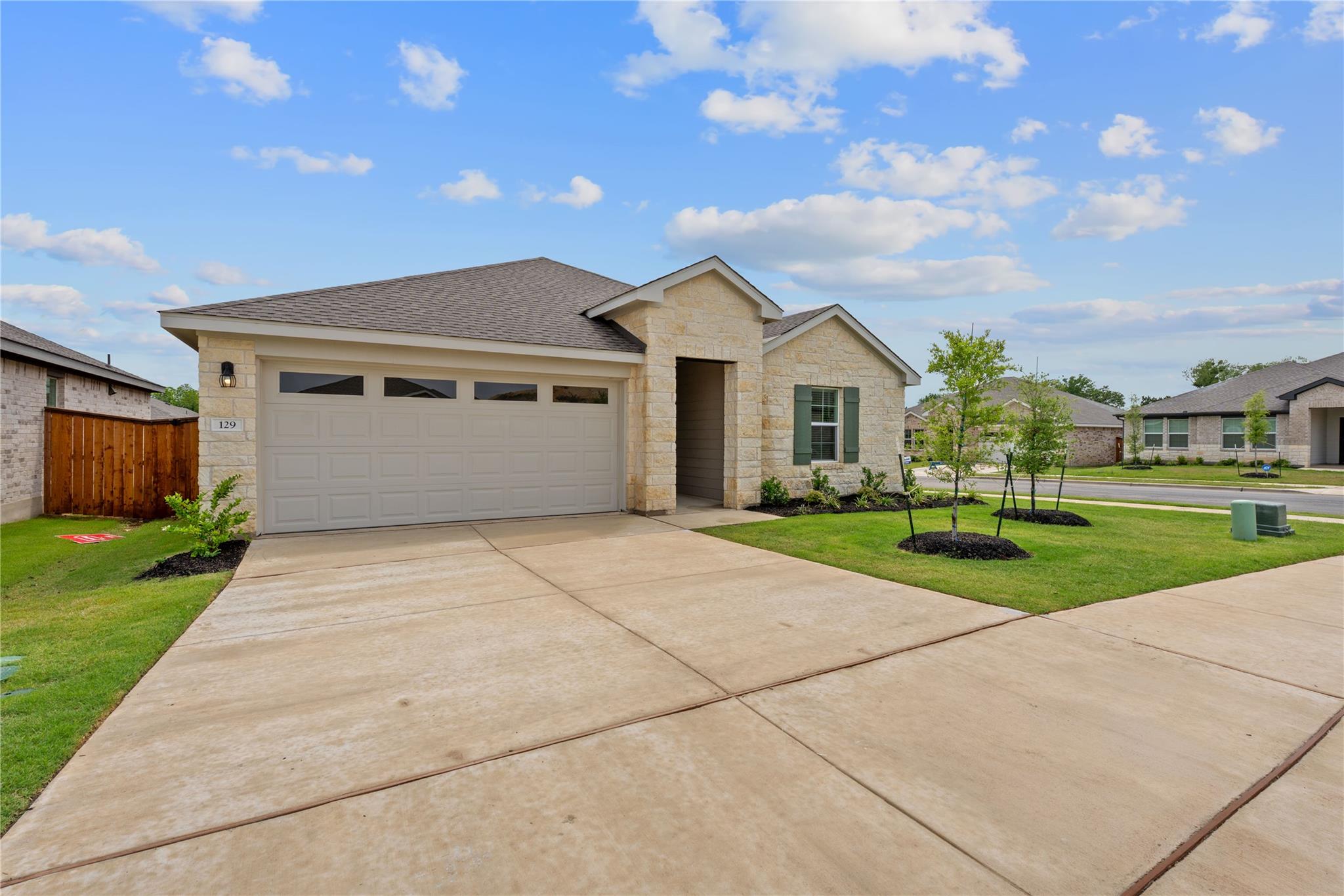 129 Bruin Paw DR Property Photo 1