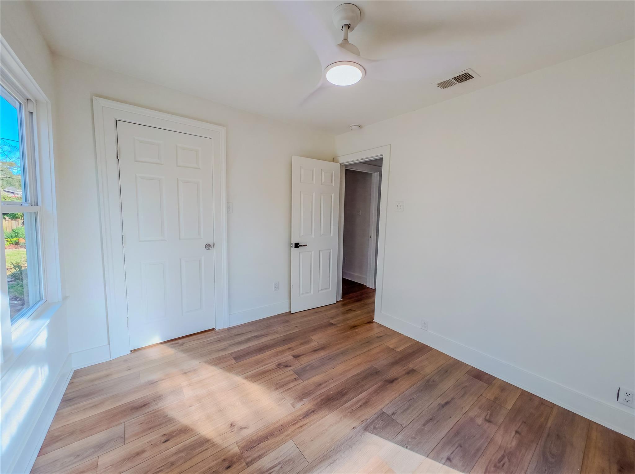 1120 Mark St Property Photo 13