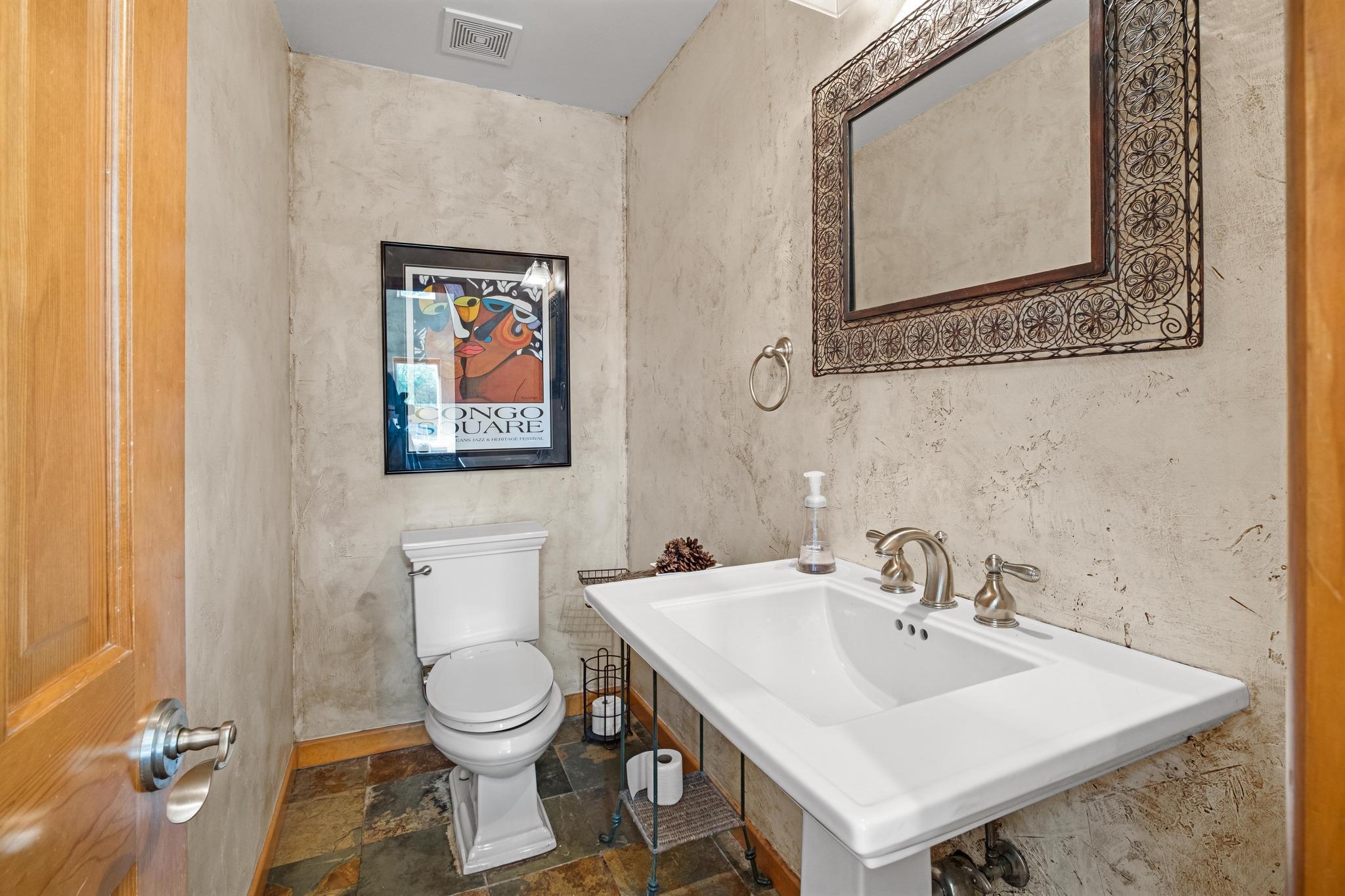 102 Canyon Cir W Property Photo 30