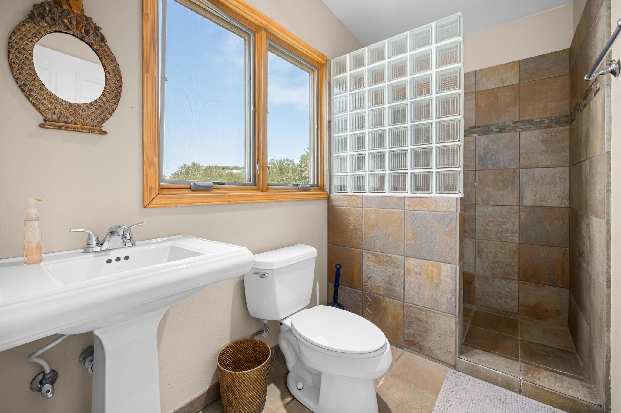 102 Canyon Cir W Property Photo 32