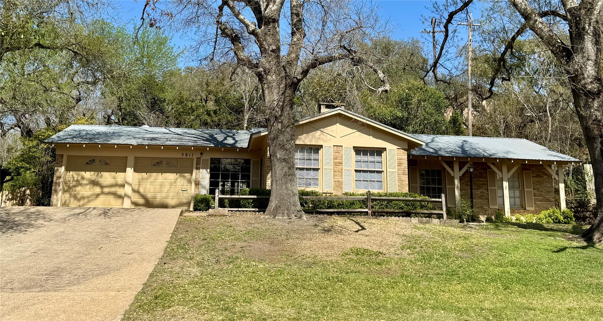 5811 Highland Hills Dr Property Photo