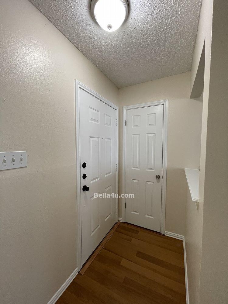 512 Eberhart Ln #605 Property Photo 3