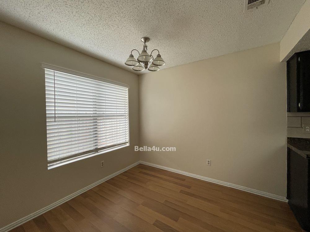 512 Eberhart Ln #605 Property Photo 6