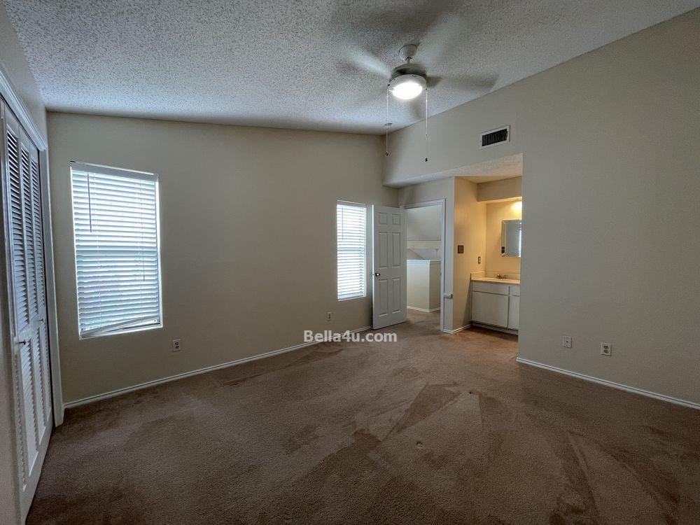 512 Eberhart Ln #605 Property Photo 9