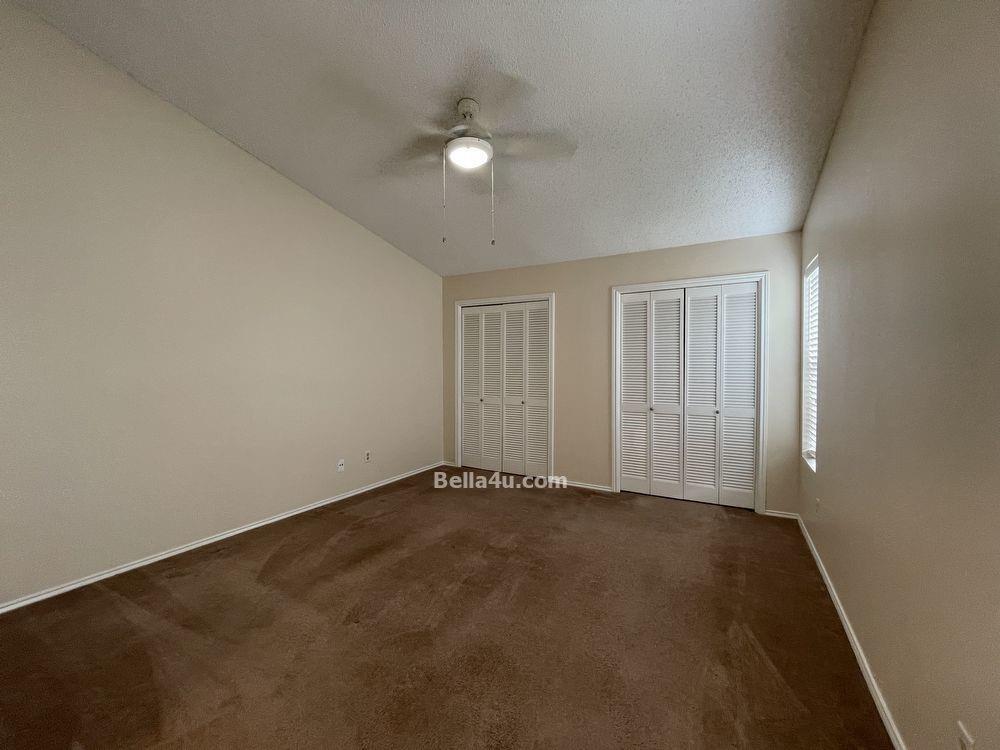 512 Eberhart Ln #605 Property Photo 10