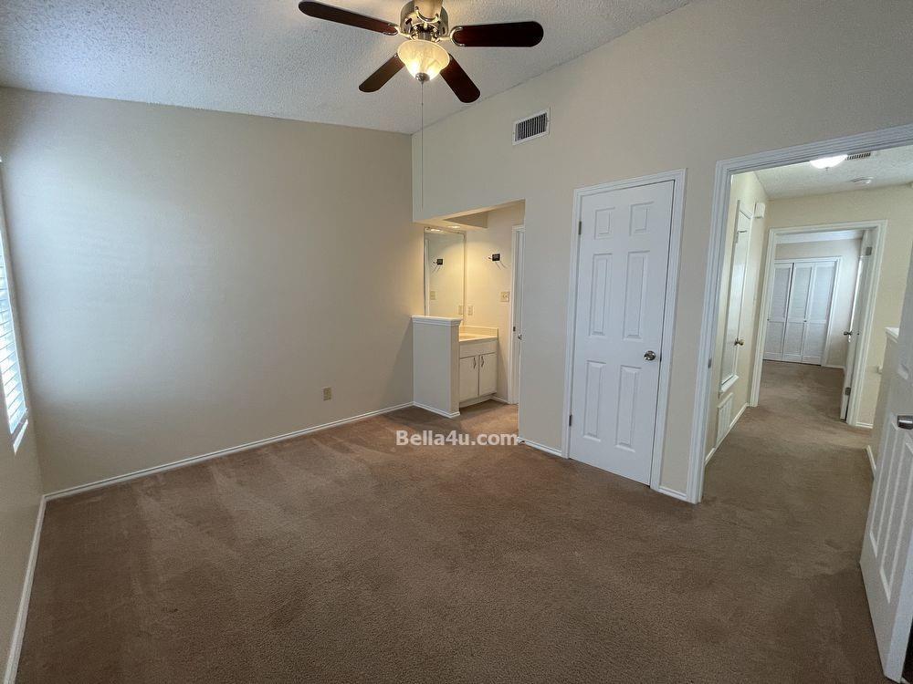 512 Eberhart Ln #605 Property Photo 12