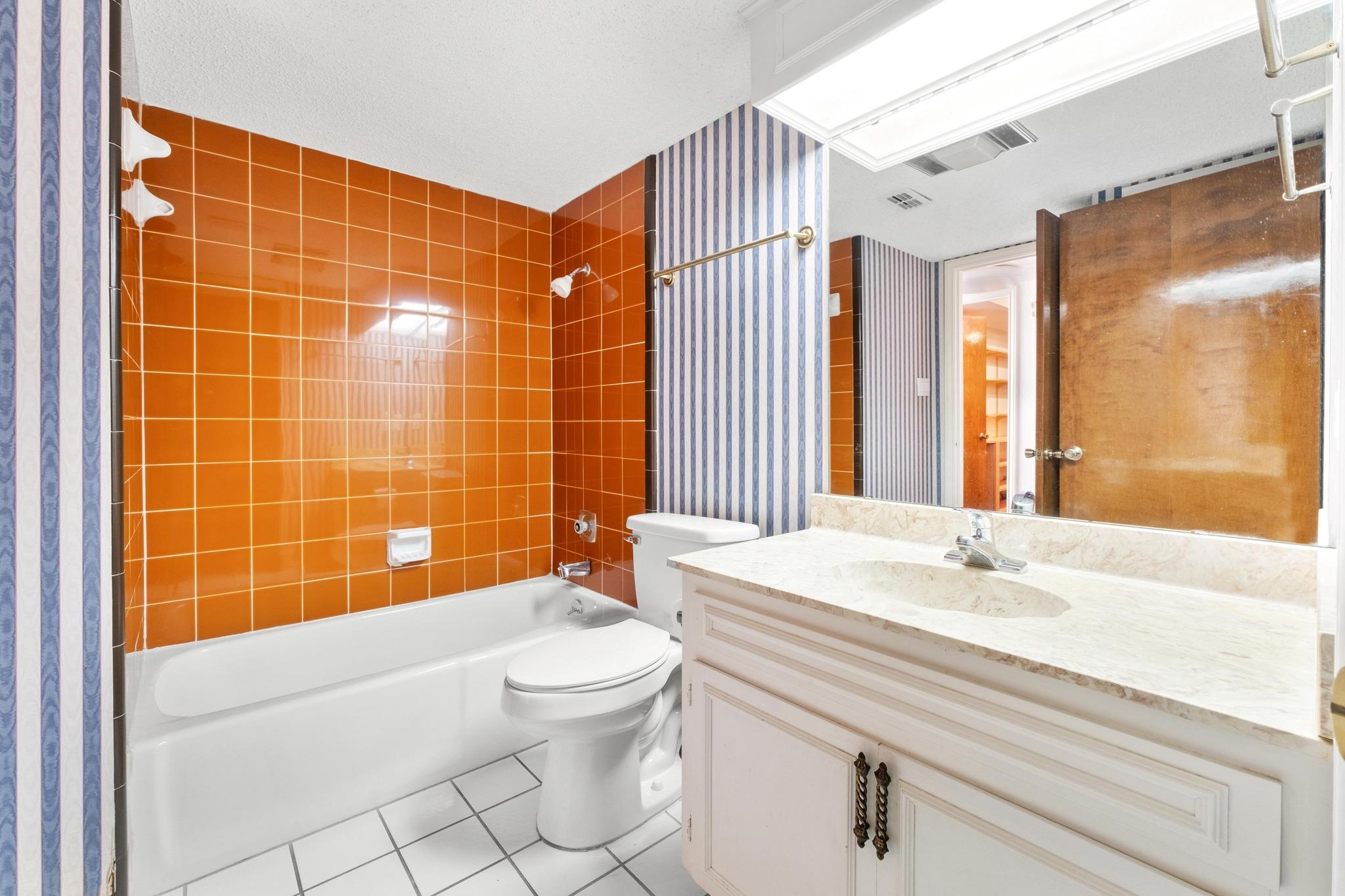 121 Scott St Property Photo 11