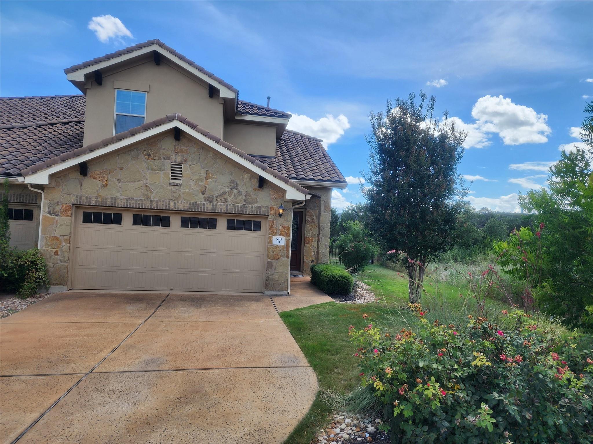 518 S Meadowlark St #b Property Photo 1