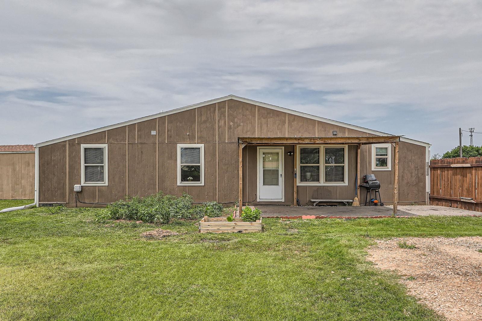 27 Blake Rd Property Photo