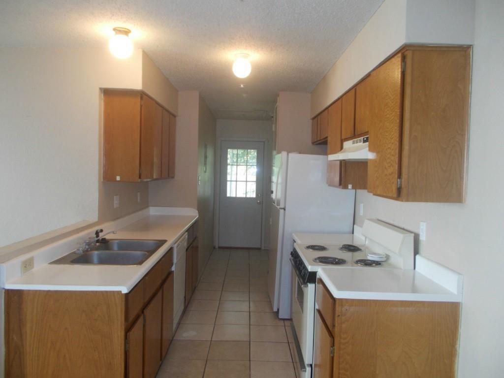 8710 Piney Point Dr #b Property Photo 4