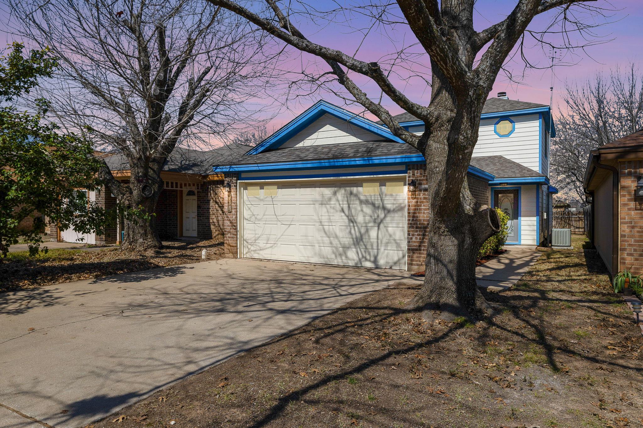 835 Topaz Ln Property Photo