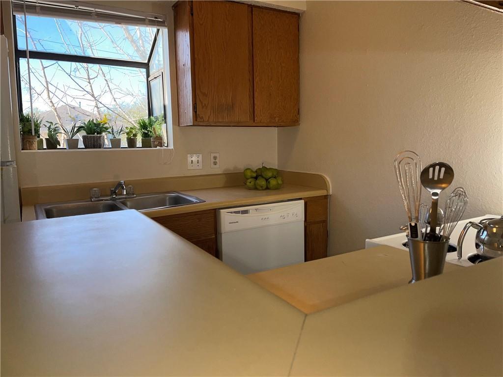 2415 W Slaughter Ln #d Property Photo 4