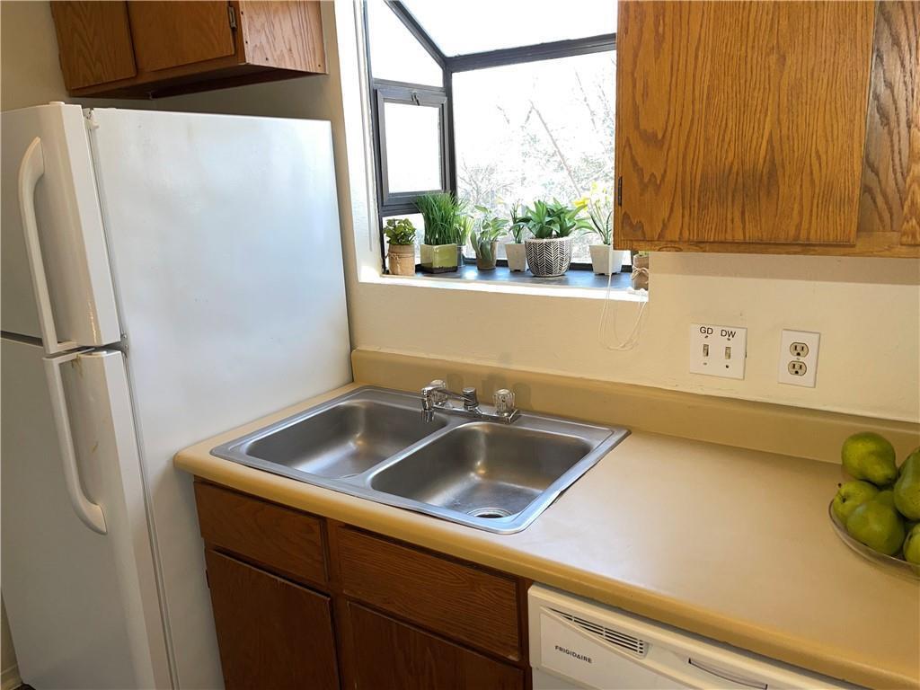 2415 W Slaughter Ln #d Property Photo 5