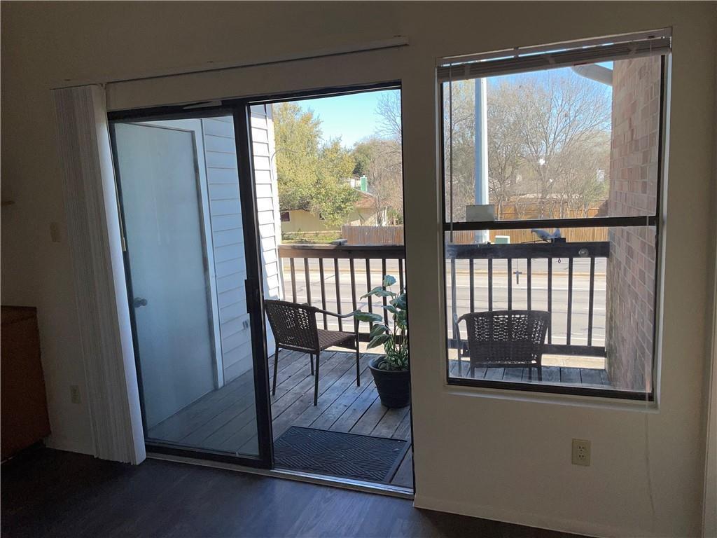 2415 W Slaughter Ln #d Property Photo 8
