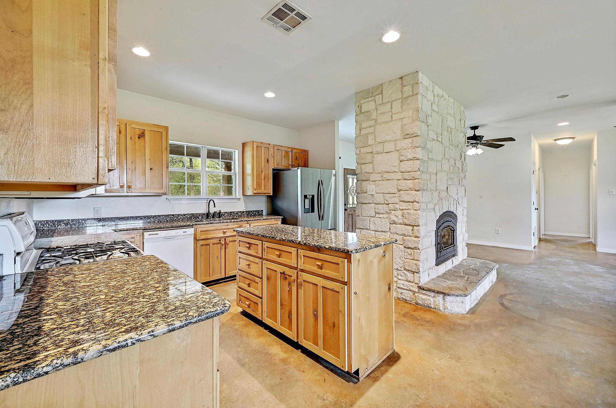 11791 Silver Springs Rd Property Photo 10
