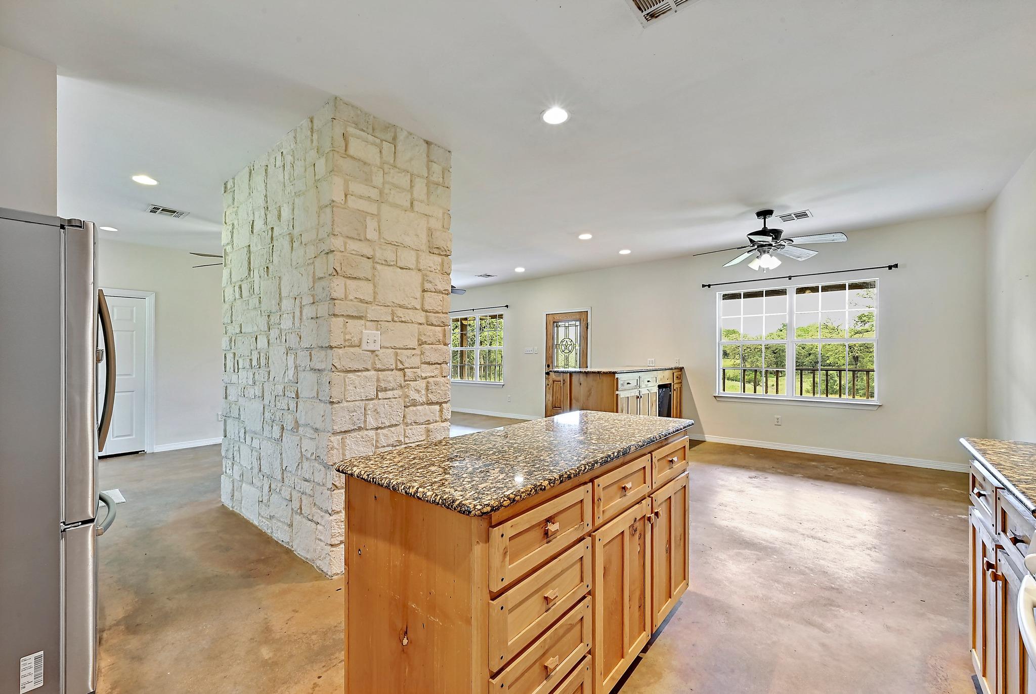 11791 Silver Springs Rd Property Photo 11
