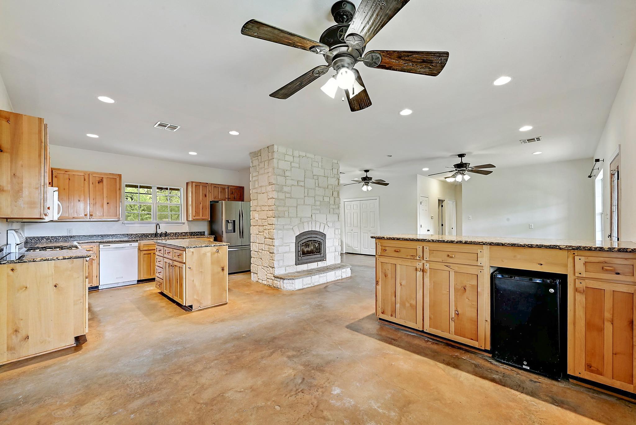11791 Silver Springs Rd Property Photo 12