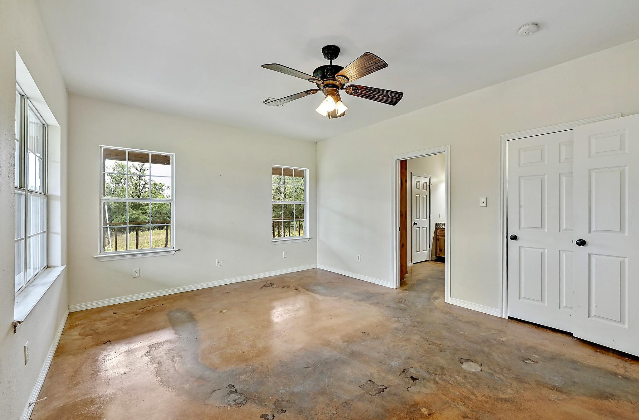 11791 Silver Springs Rd Property Photo 15