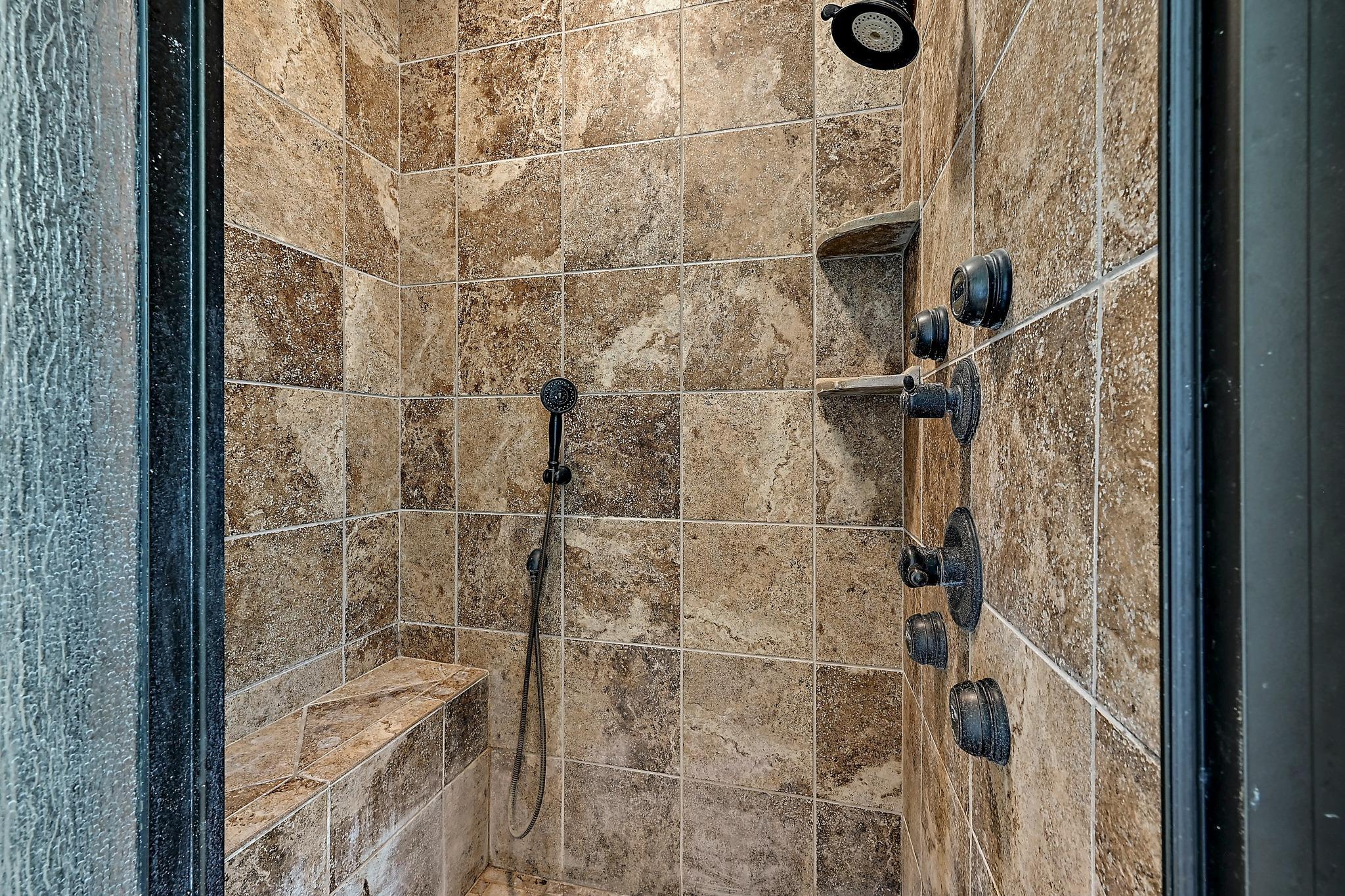 11791 Silver Springs Rd Property Photo 17
