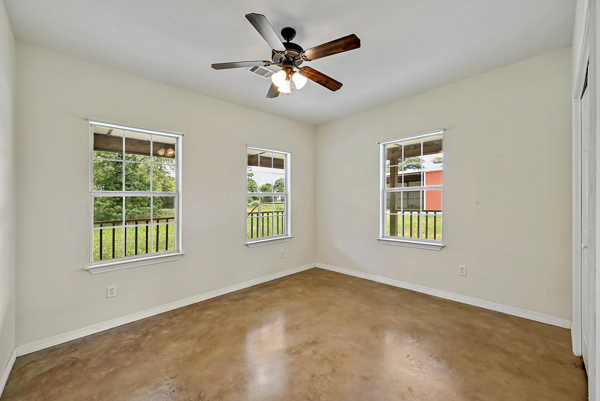 11791 Silver Springs Rd Property Photo 19