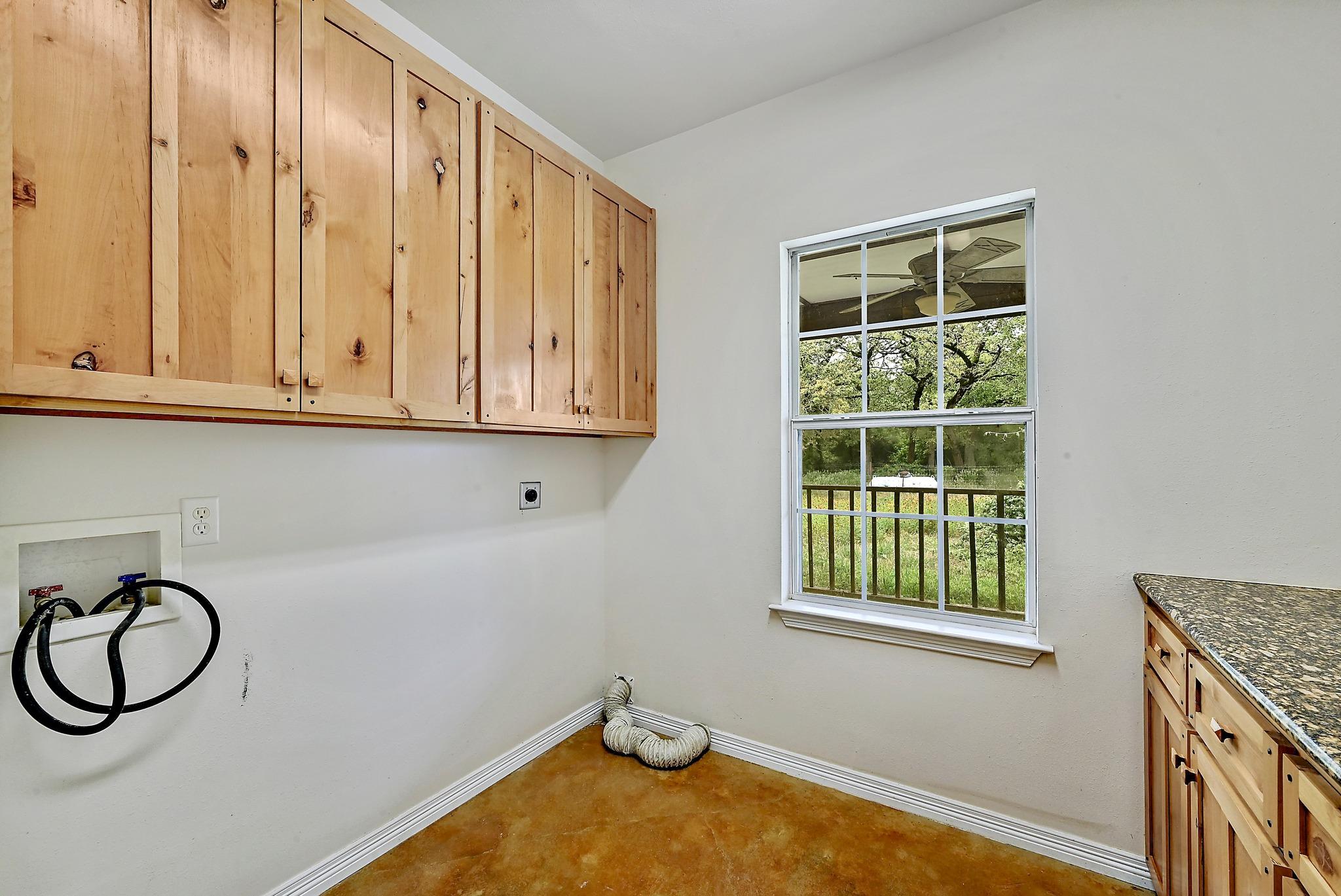 11791 Silver Springs Rd Property Photo 21