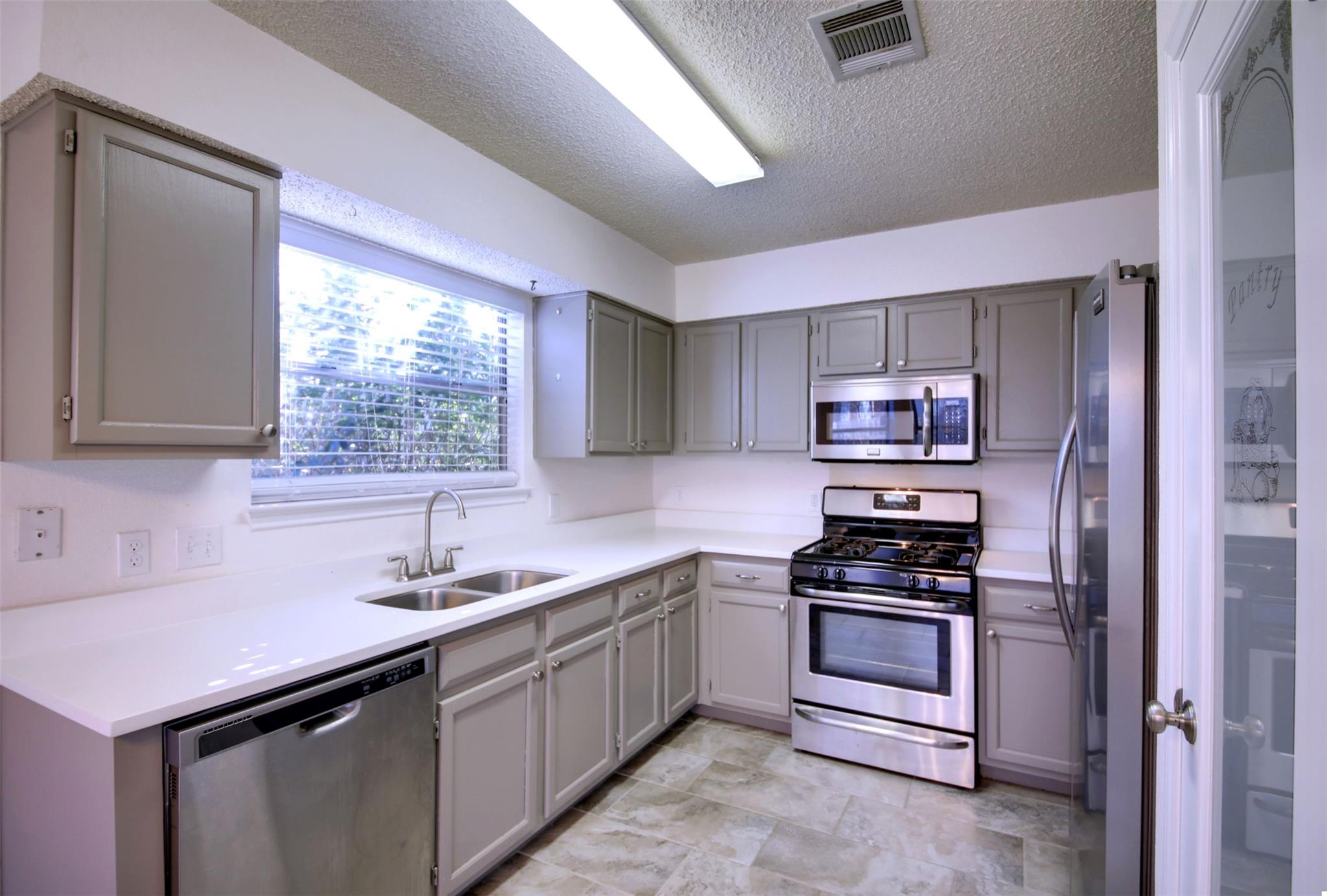 8800 Peppergrass Cv Property Photo 16