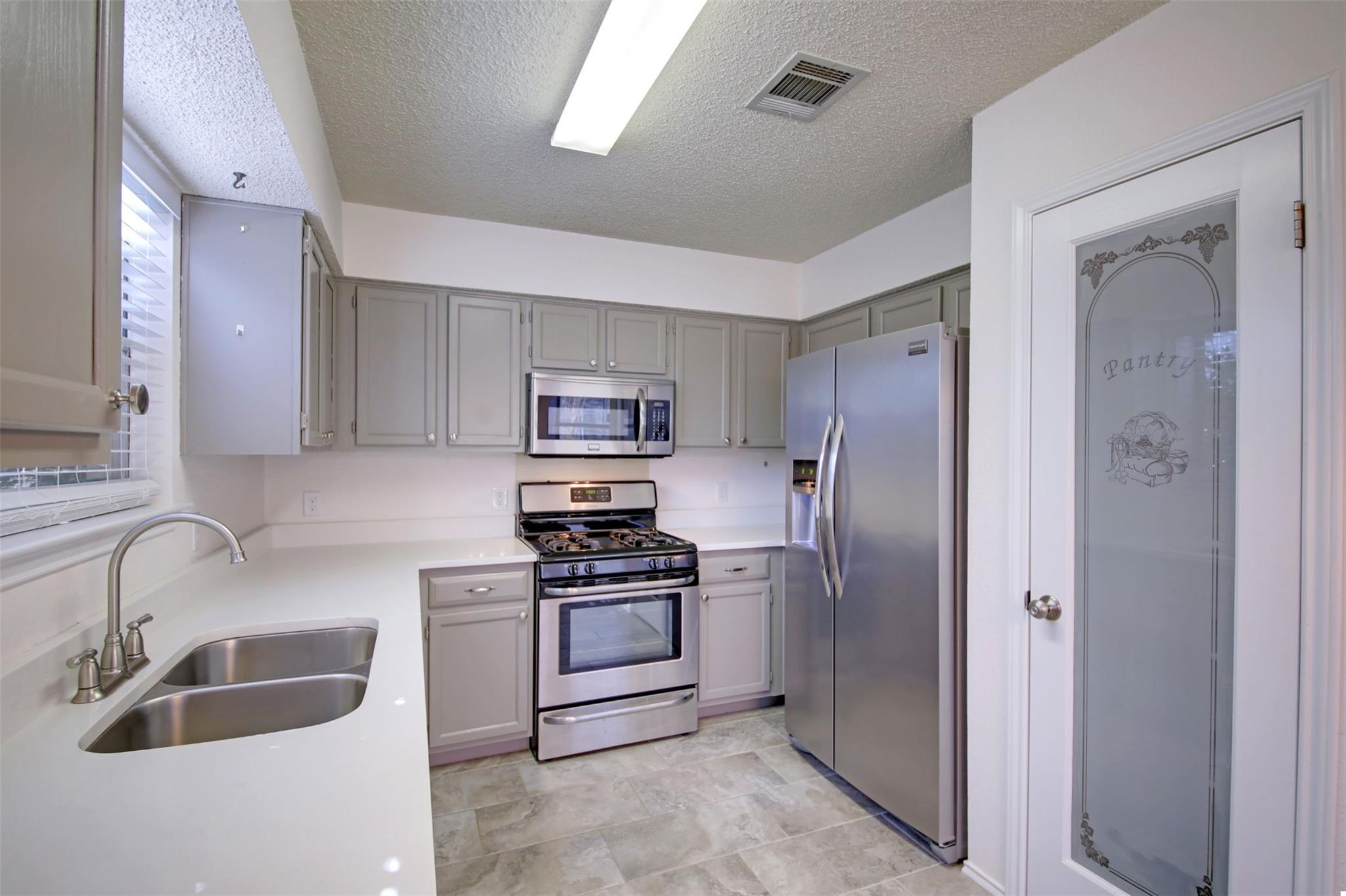 8800 Peppergrass Cv Property Photo 17