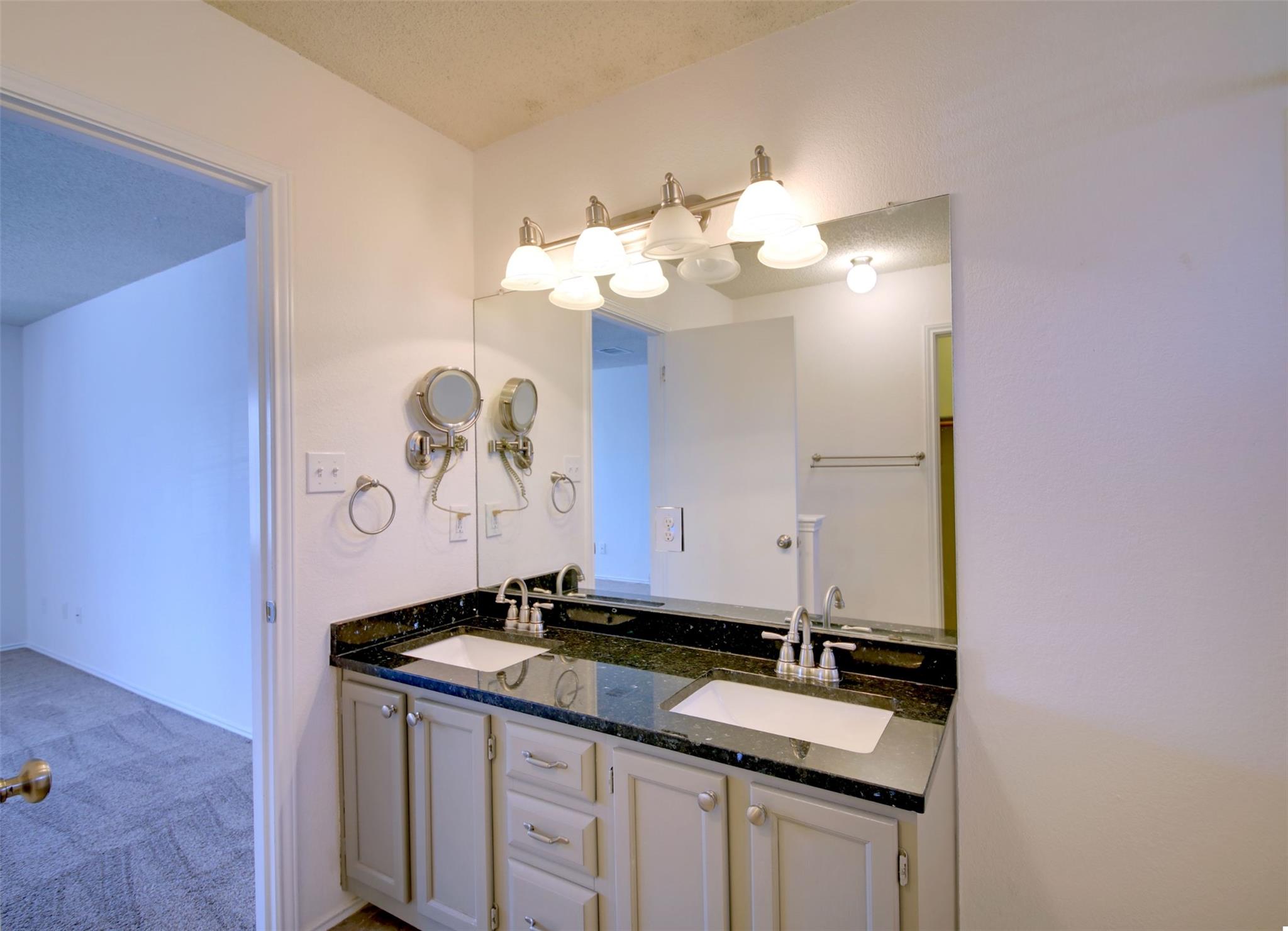 8800 Peppergrass Cv Property Photo 31
