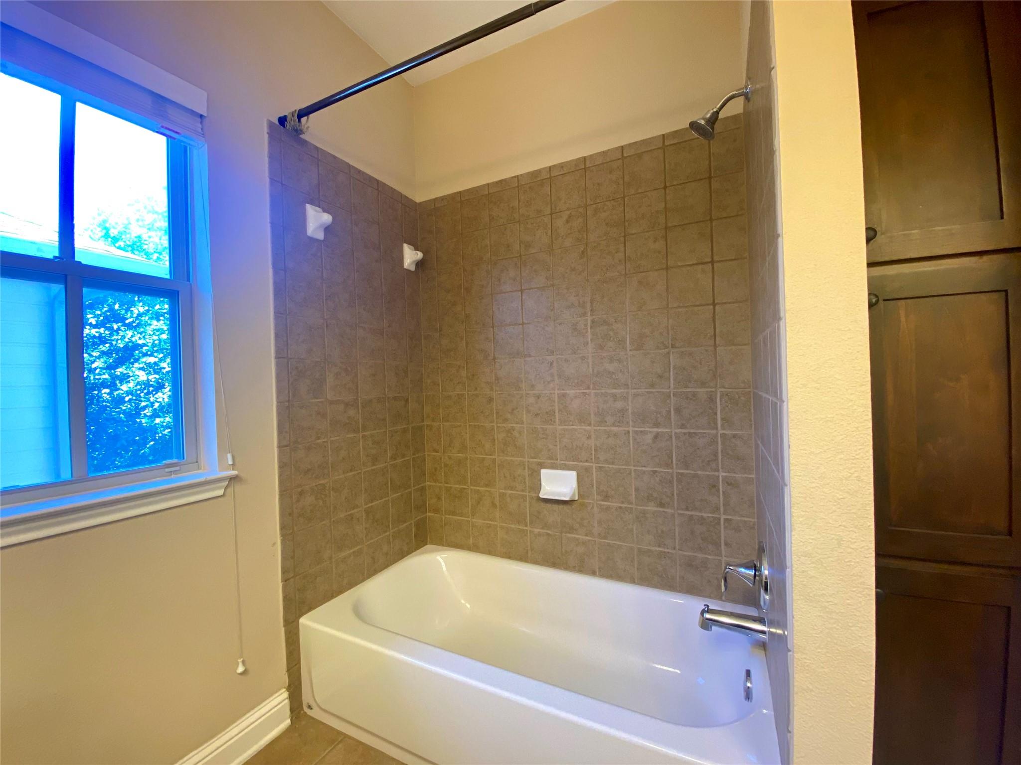2009 Emma Long St Property Photo 15