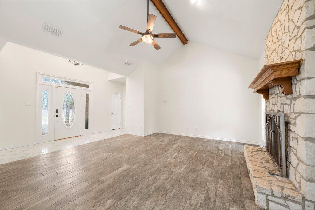 2104 Lancaster St Property Photo 12