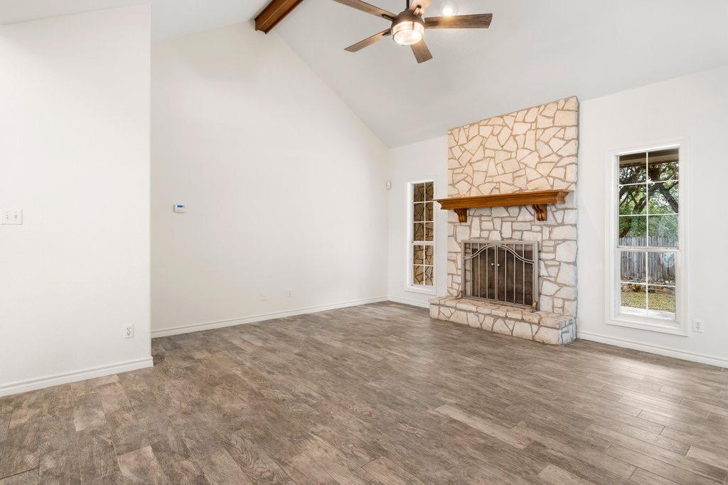 2104 Lancaster St Property Photo 13