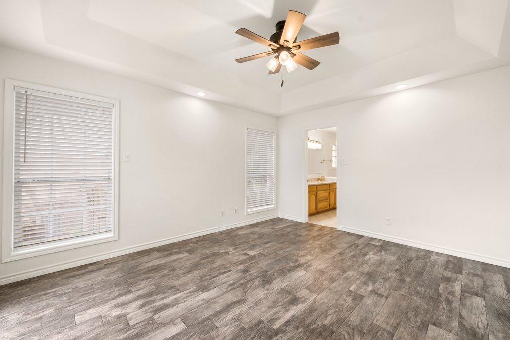 2104 Lancaster St Property Photo 17