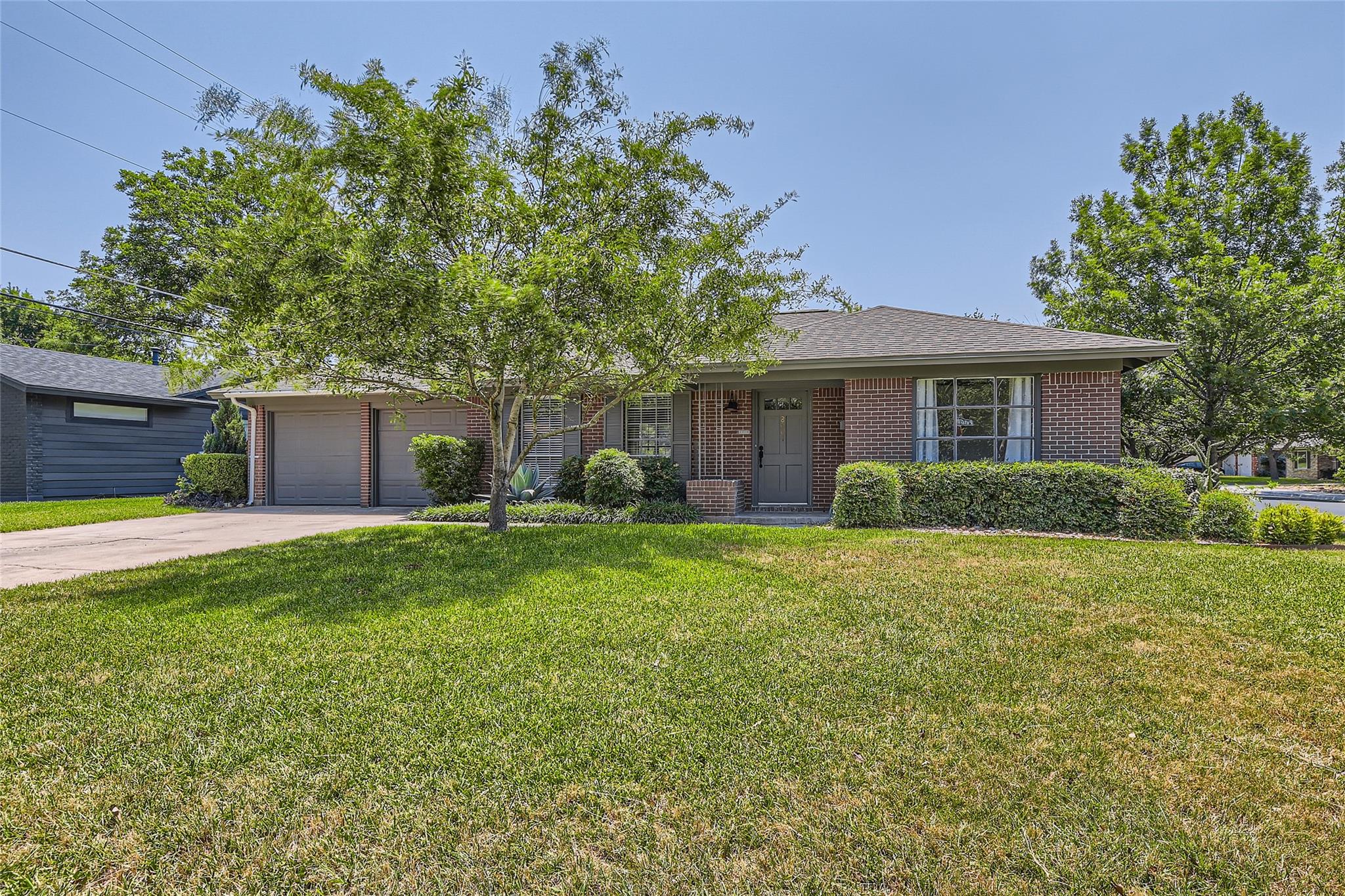 8001 Parkdale DR