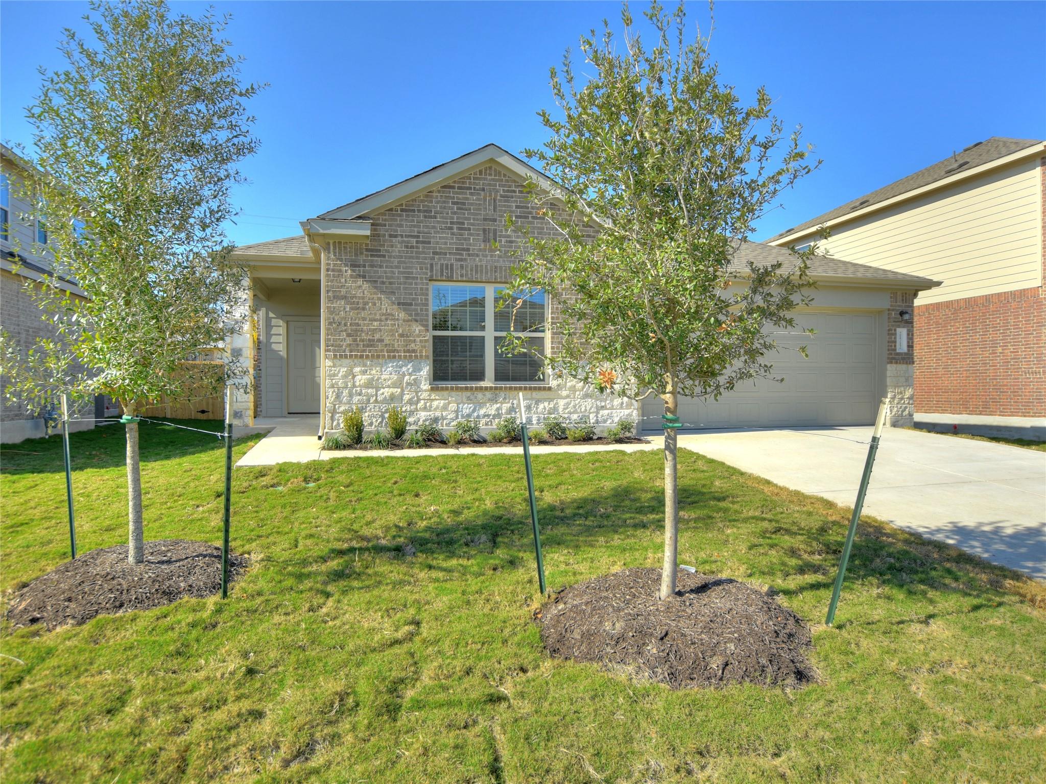 21712 Gallus Dr Property Photo