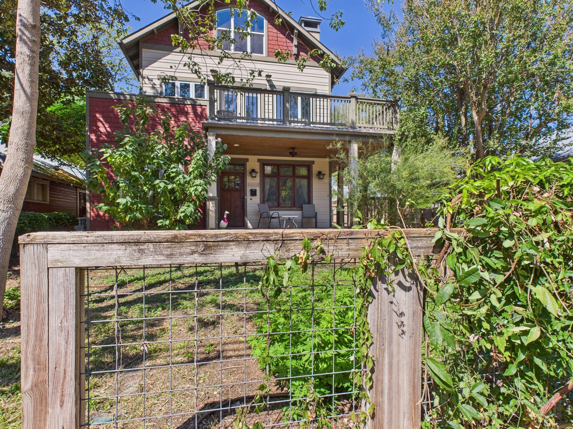 4604 Ave H Unit 2 None Property Photo 2