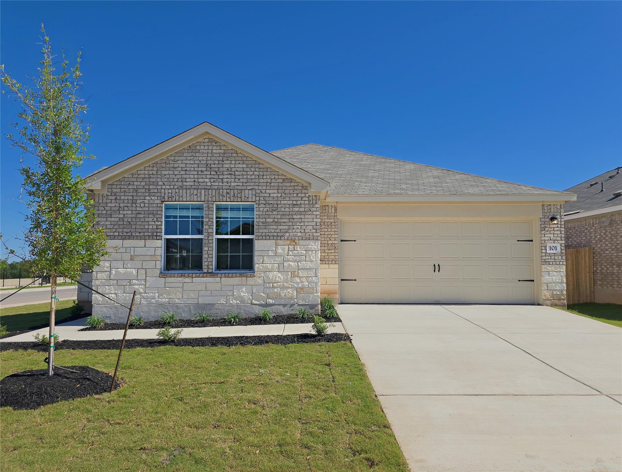 101 Sunrise Oak Cv Property Photo