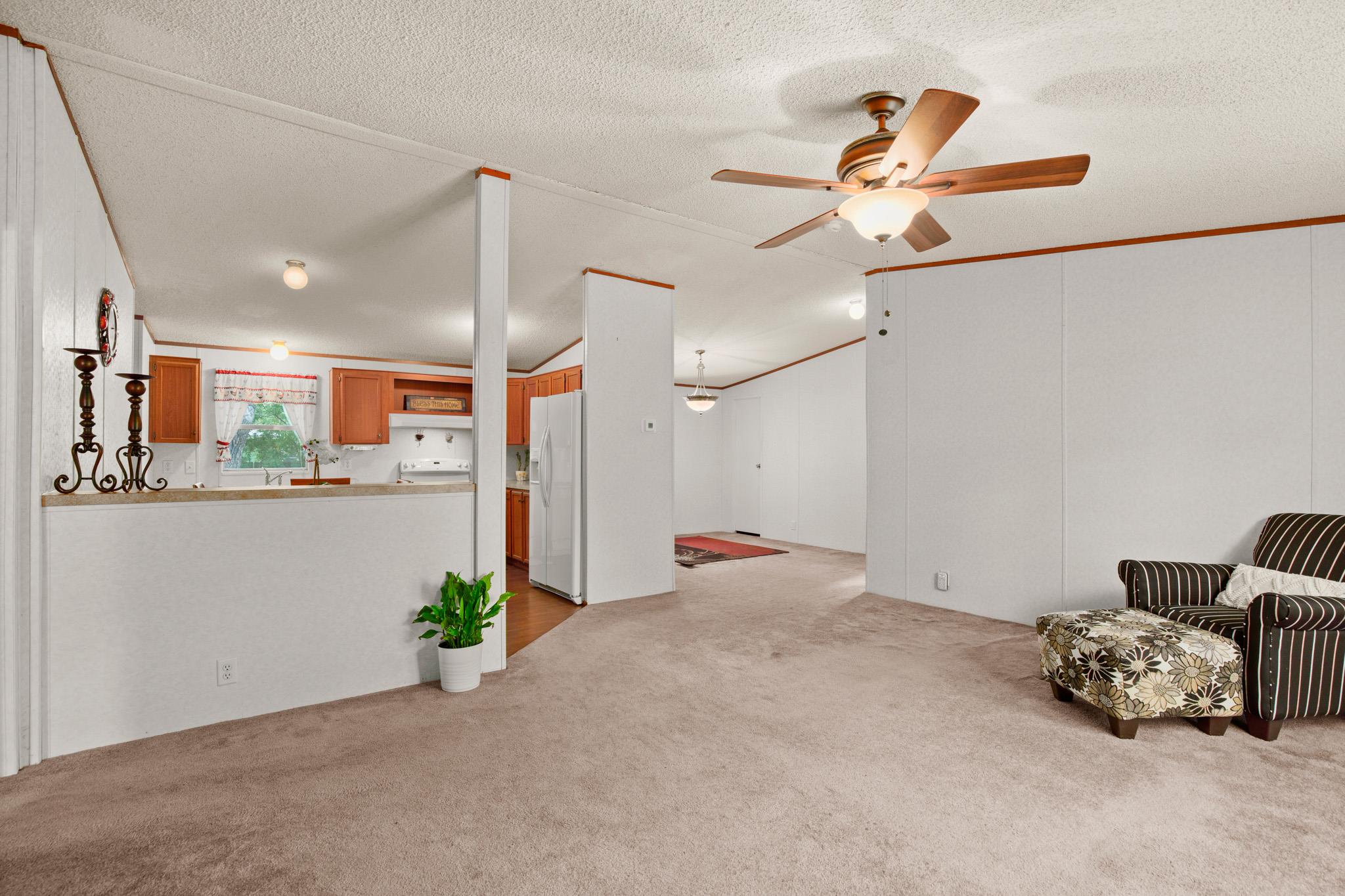 1104 Vasquez St Property Photo 3